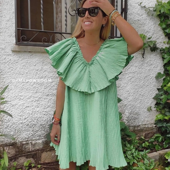 🔥Last 1🔥ZARA Voluminous pleated dress - Picture 2 of 9